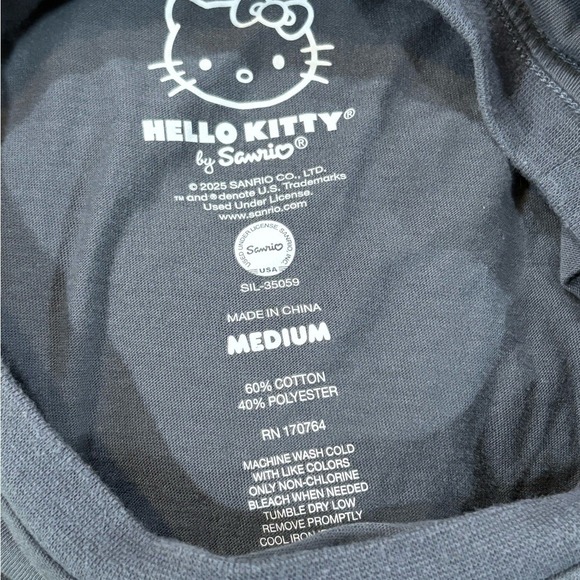Sanrio Hello Kitty Mummy Women's Graphic T-Shirt Medium - Picture 5 of 5